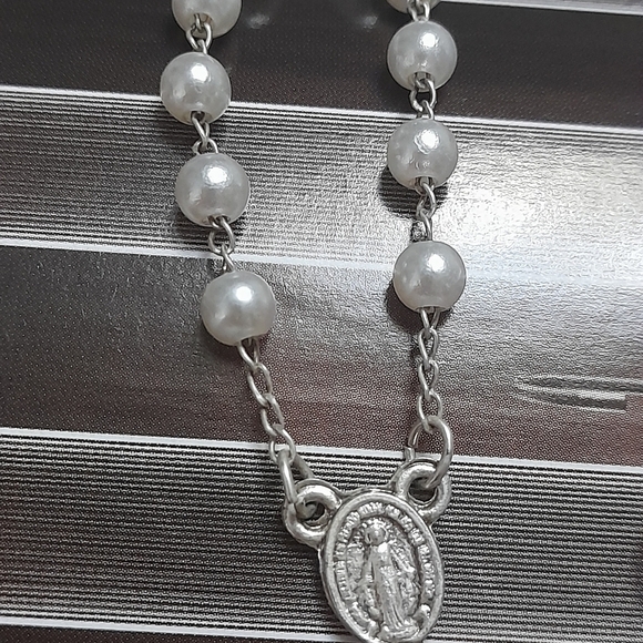 Rosary- One Decade Pearl Rosary - Picture 2 of 6
